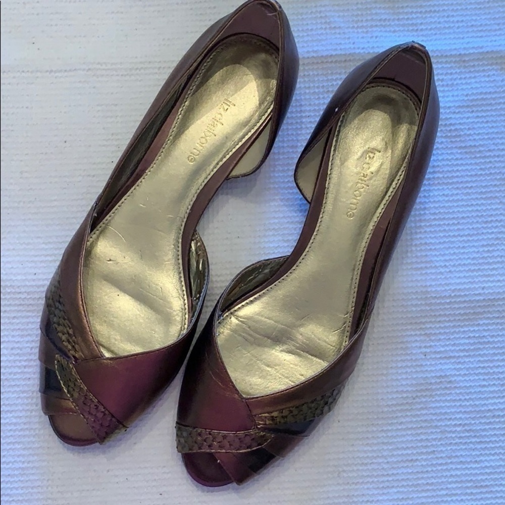 Liz Claiborne Gold/bronze/brown metallic flats. 8M​​​​​​​​​​​​​​​​​​​​